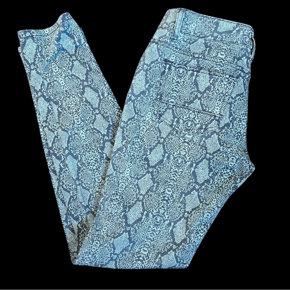 BeBop Blue Snake Print Skinny Pants light green and gray Size 3